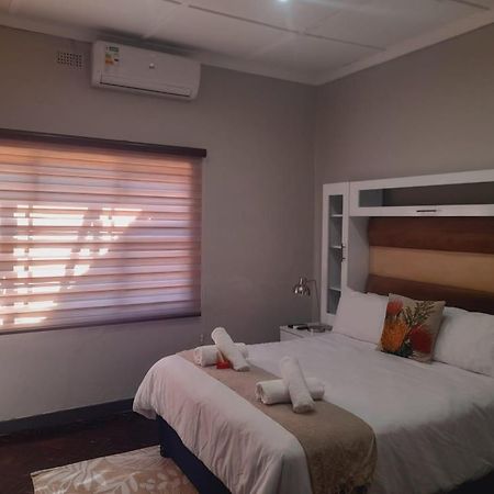 Palm Guesthouse Zeerust Luaran gambar