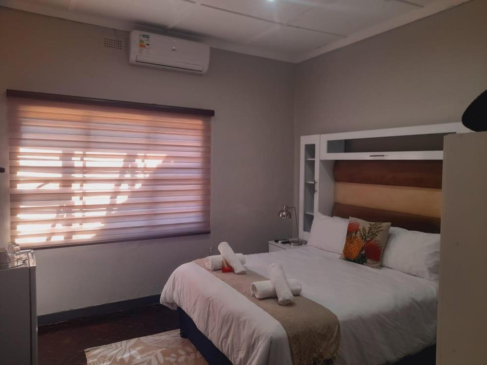 Palm Guesthouse Zeerust Luaran gambar