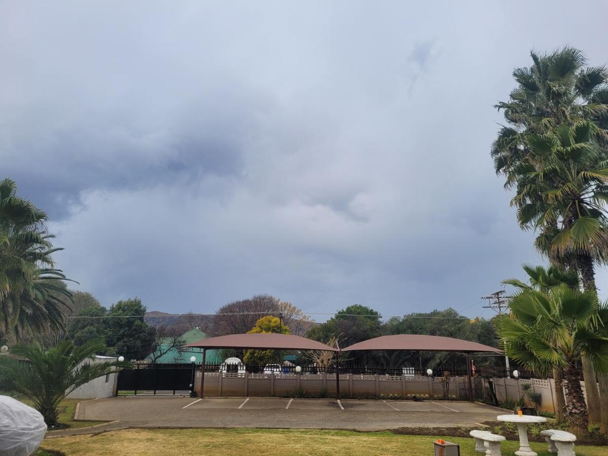 Palm Guesthouse Zeerust Luaran gambar